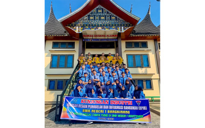 Jurusan DPIB SMK Negeri 1 Bangkinang mengadakan Kunjungan Industri ke SMKN 1 Bukittinggi