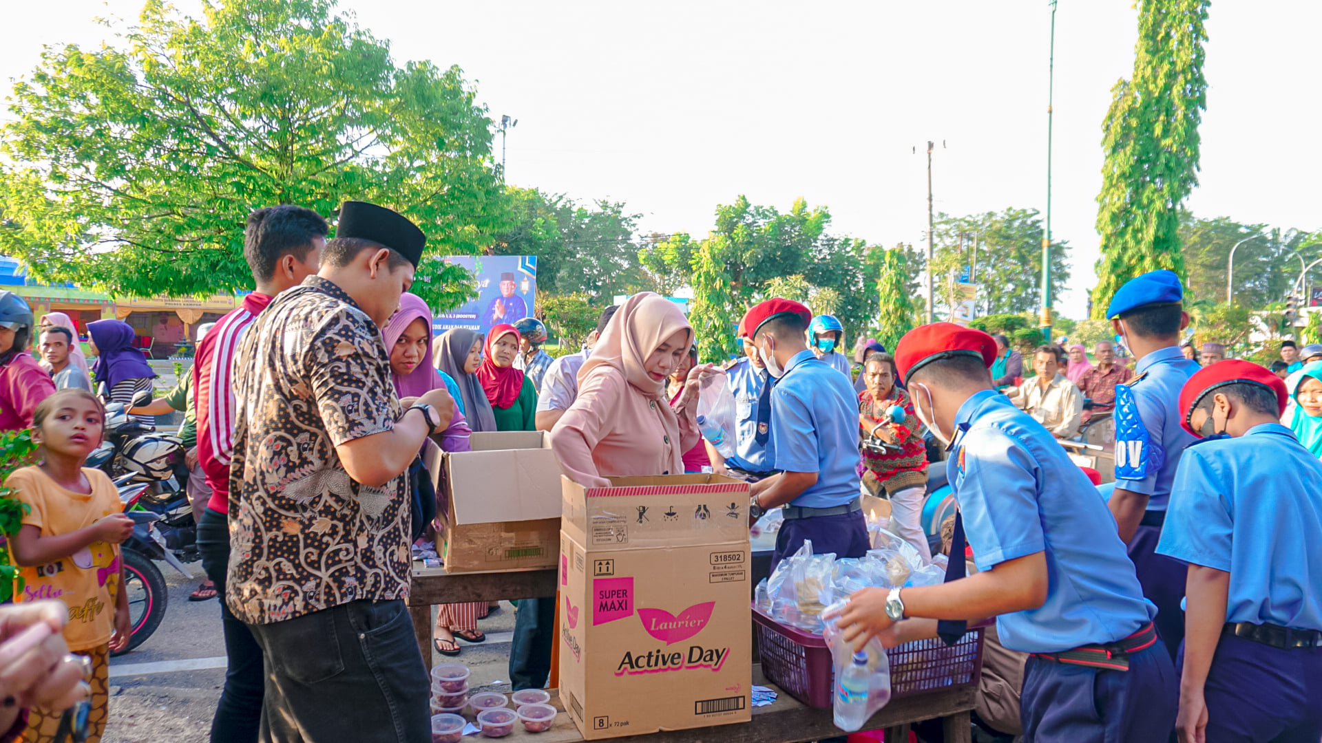 Semarak Ramadhan 1443 Hijriah Smk Negeri 1 Bangkinang Berbagi Takjil